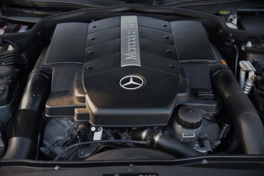 Моторный отсек Mercedes-Benz SL500 (R230) 2003 года  (фото 64 из 86)